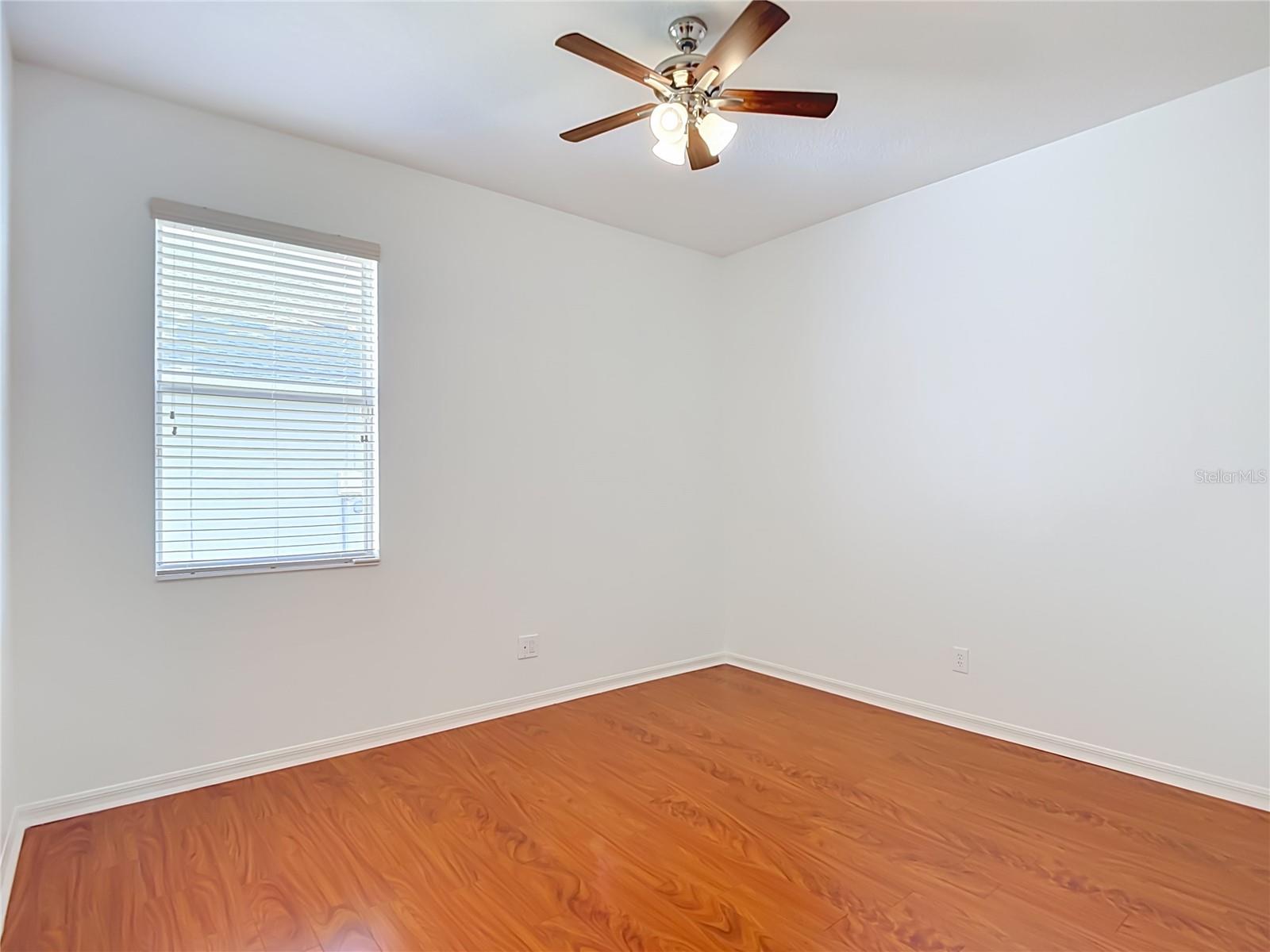 220 RONJA LN — photo 33