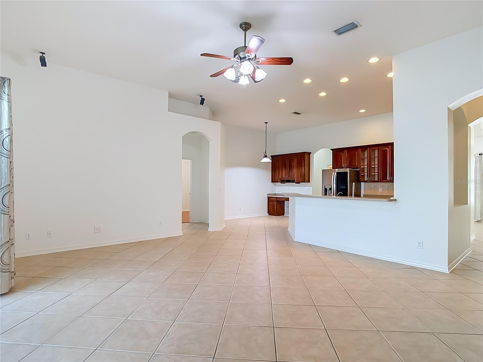 220 RONJA LN — photo 15