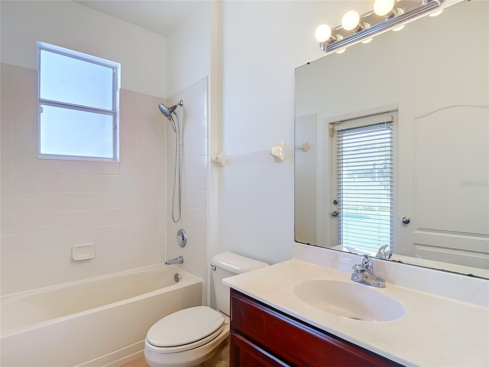 220 RONJA LN — photo 46