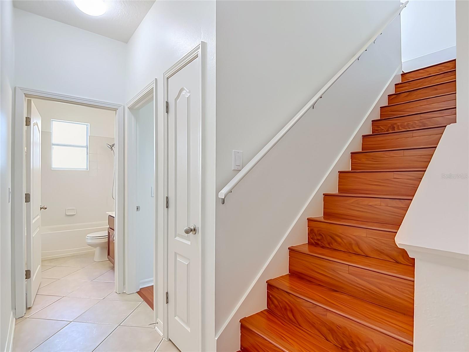 220 RONJA LN — photo 47