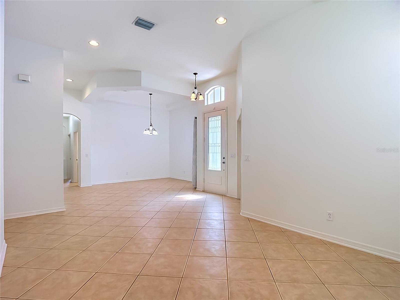220 RONJA LN — photo 7