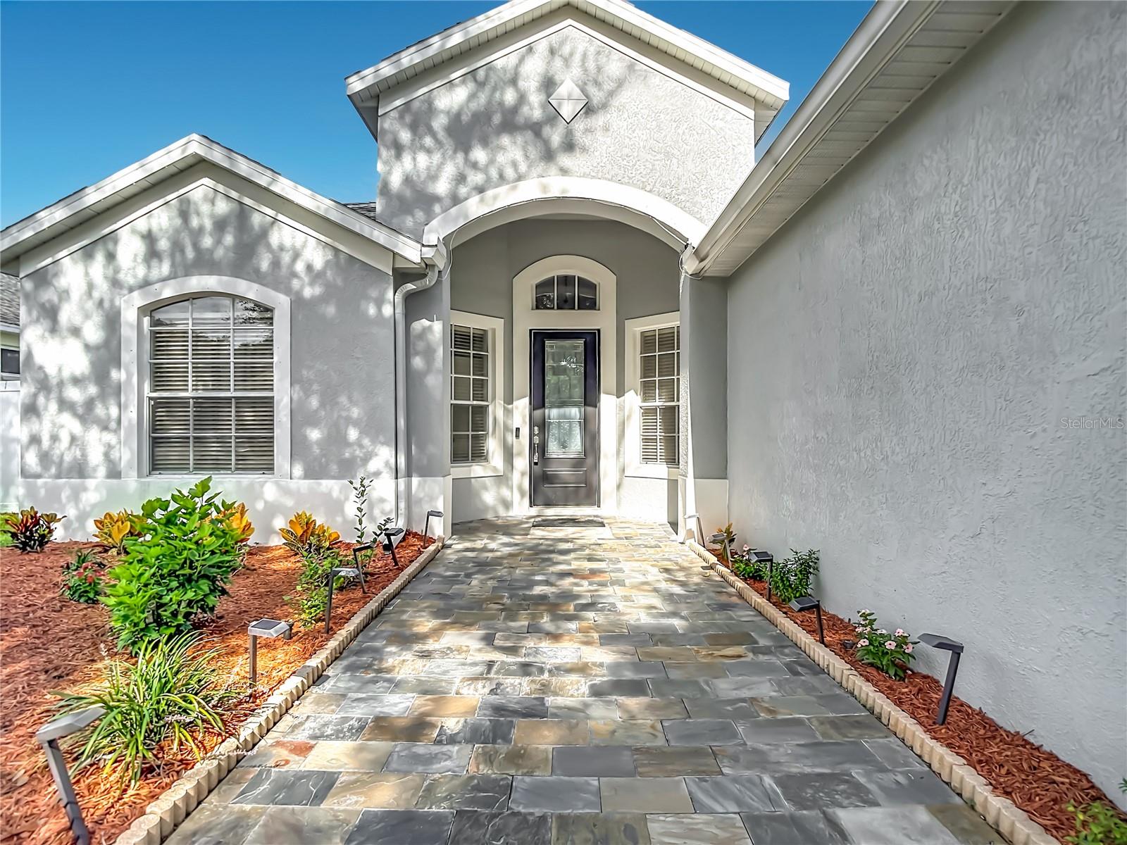 220 RONJA LN — photo 3