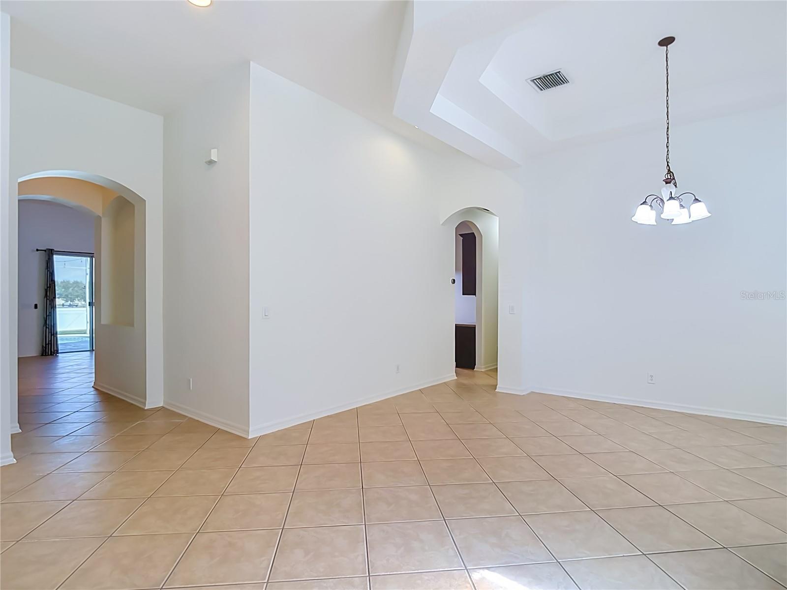 220 RONJA LN — photo 8