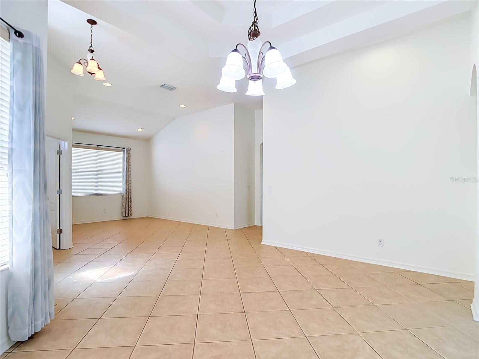 220 RONJA LN — photo 10