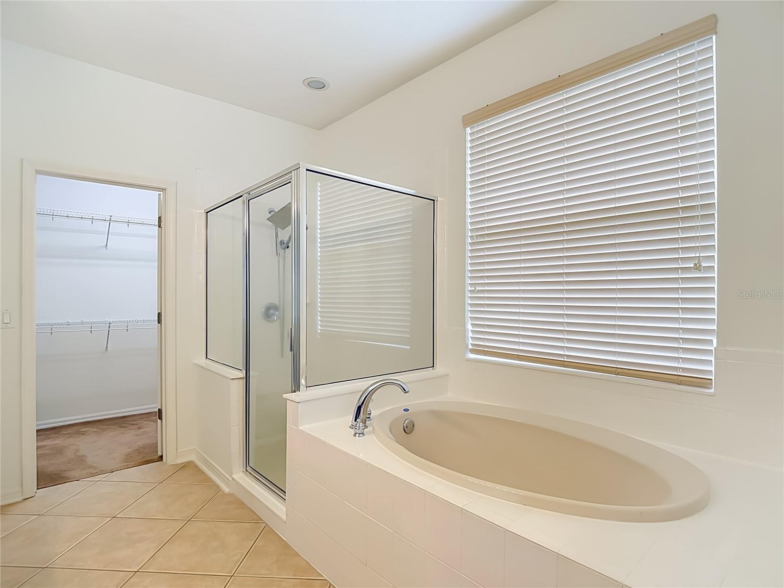220 RONJA LN — photo 27