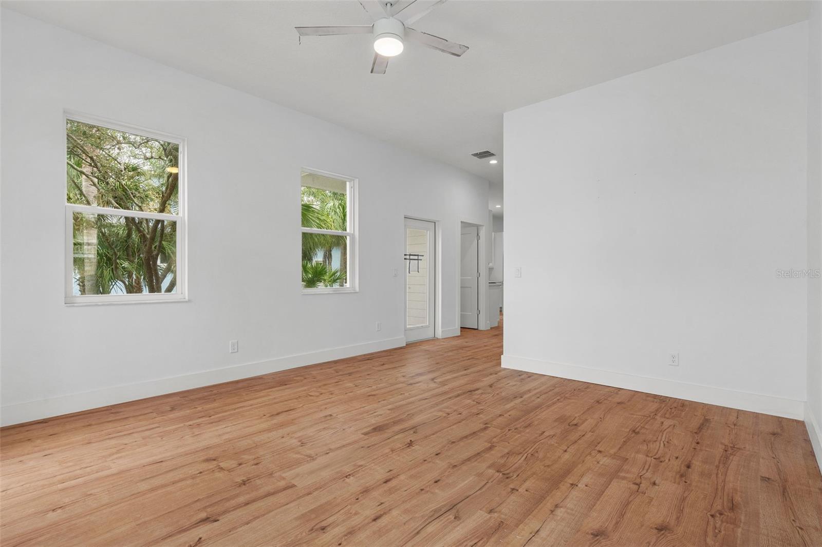 385 GEORGIA AVE — photo 8