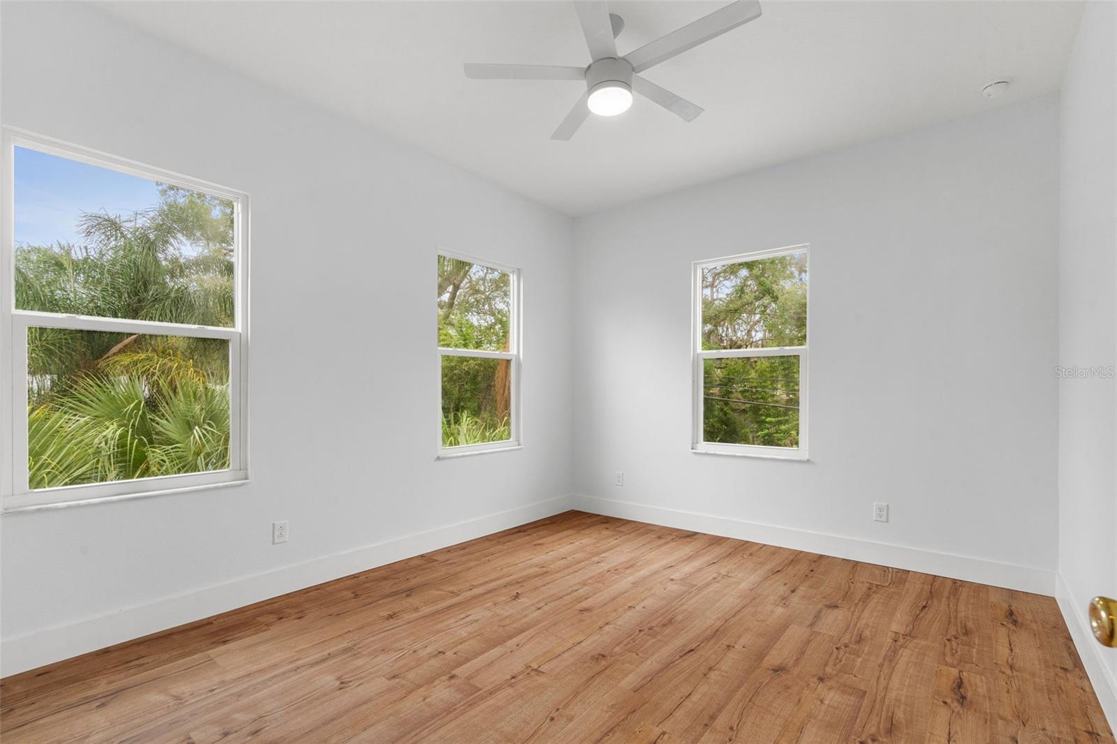 385 GEORGIA AVE — photo 28
