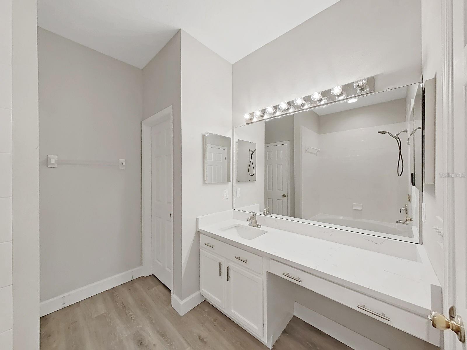 11908 FERN BLOSSOM DR — photo 29