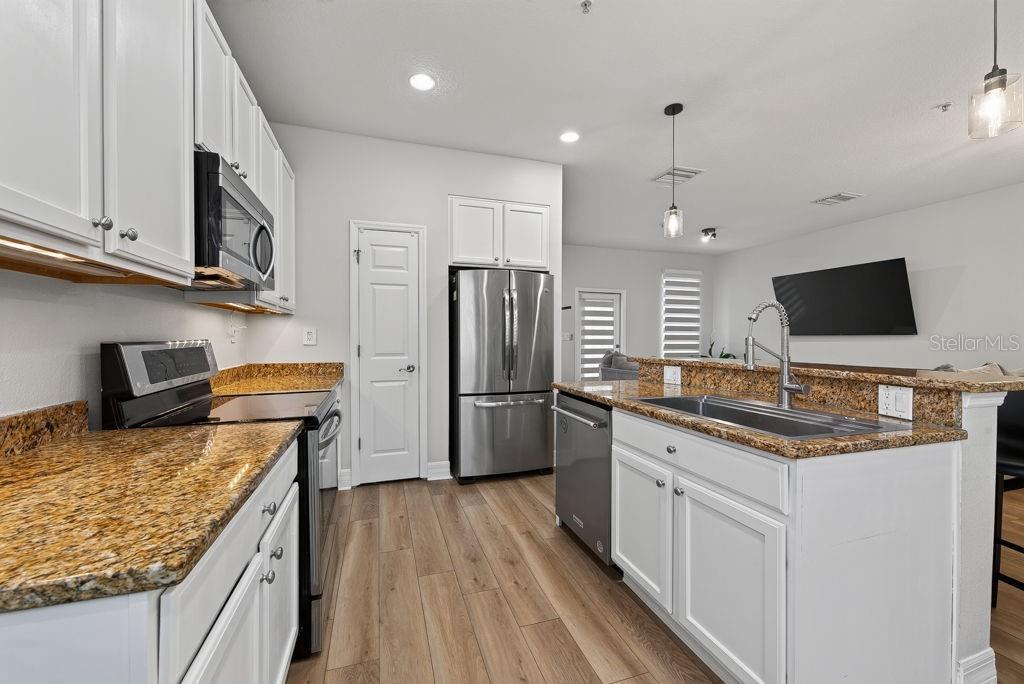 4546 BAY SPRING CT — photo 20
