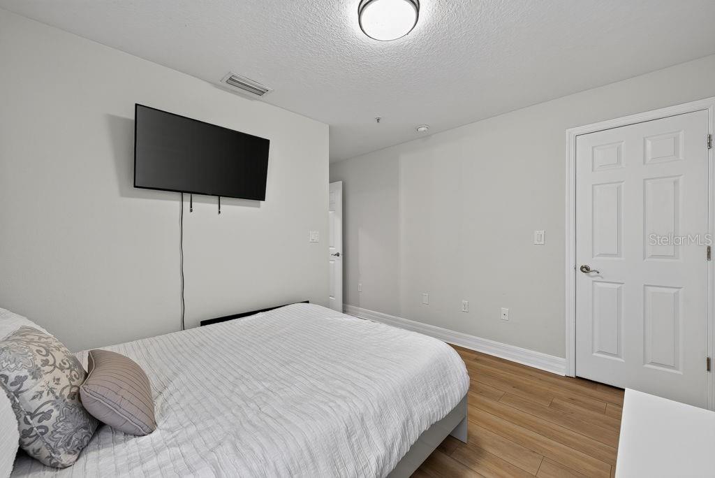 4546 BAY SPRING CT — photo 8