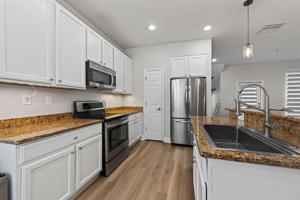 4546 BAY SPRING CT — photo 19