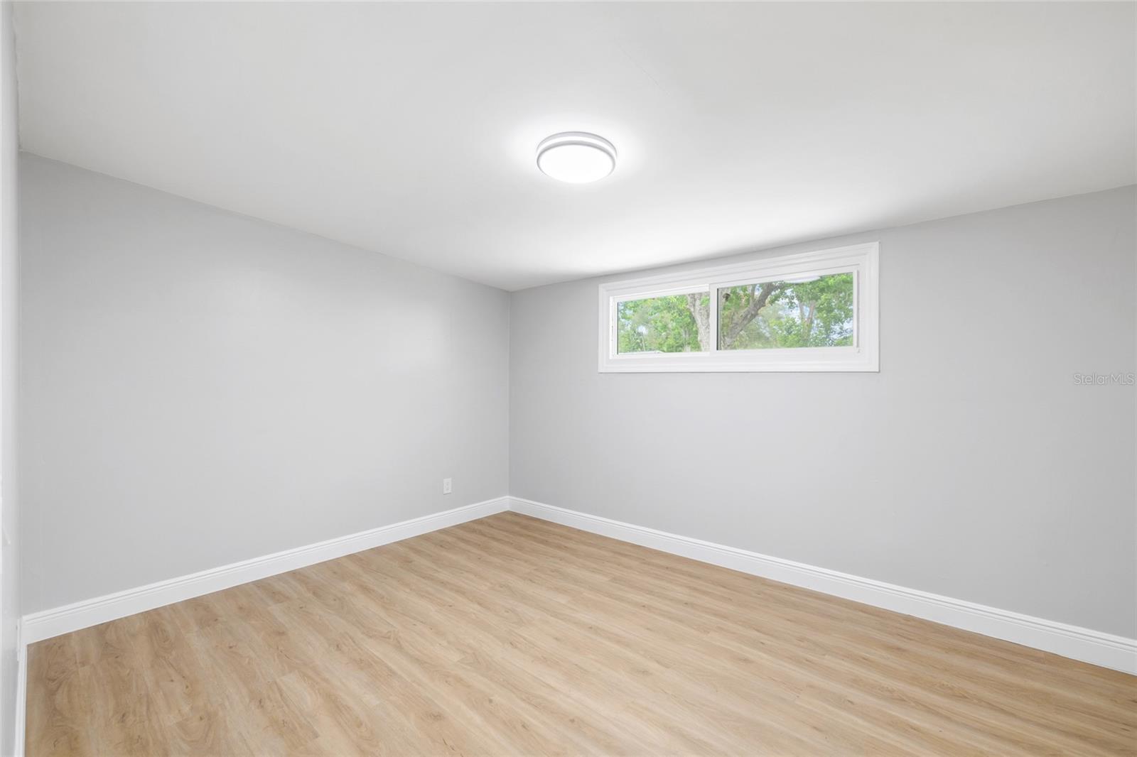 138 DAVISON AVE NE — photo 38