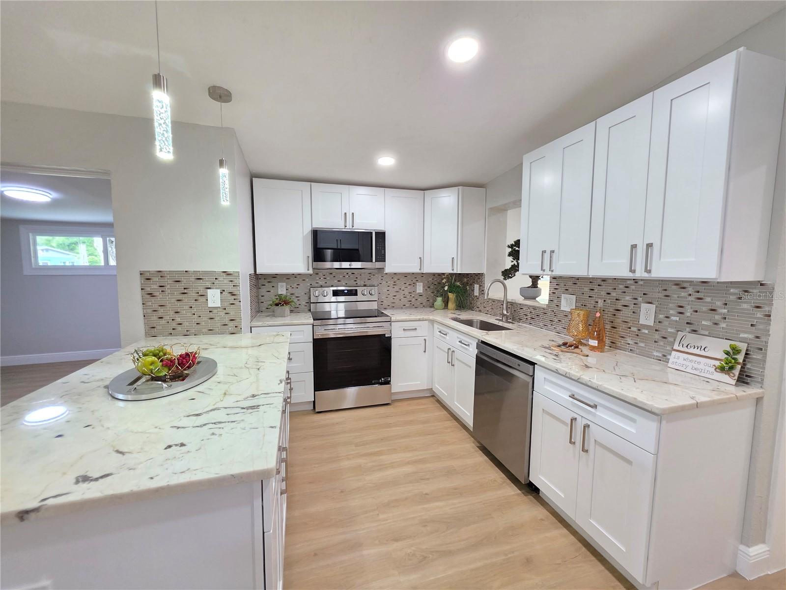 138 DAVISON AVE NE — photo 14