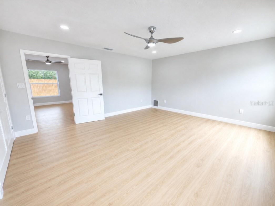 138 DAVISON AVE NE — photo 34