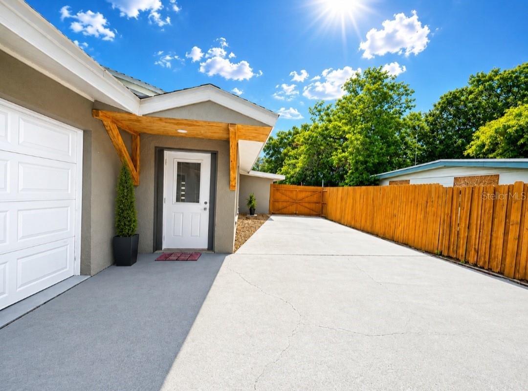 138 DAVISON AVE NE — photo 46