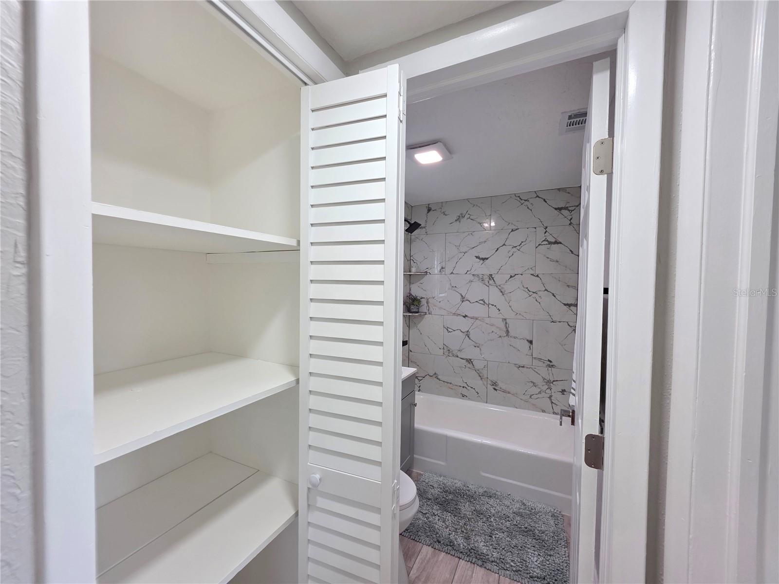 138 DAVISON AVE NE — photo 43
