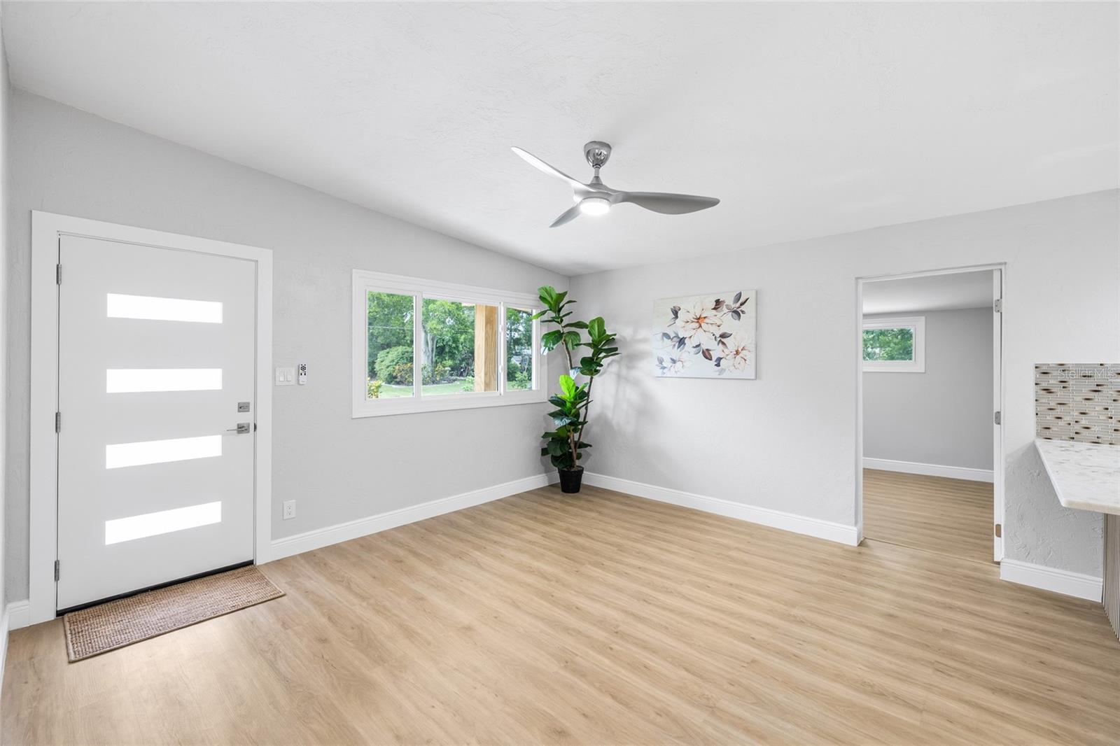 138 DAVISON AVE NE — photo 11