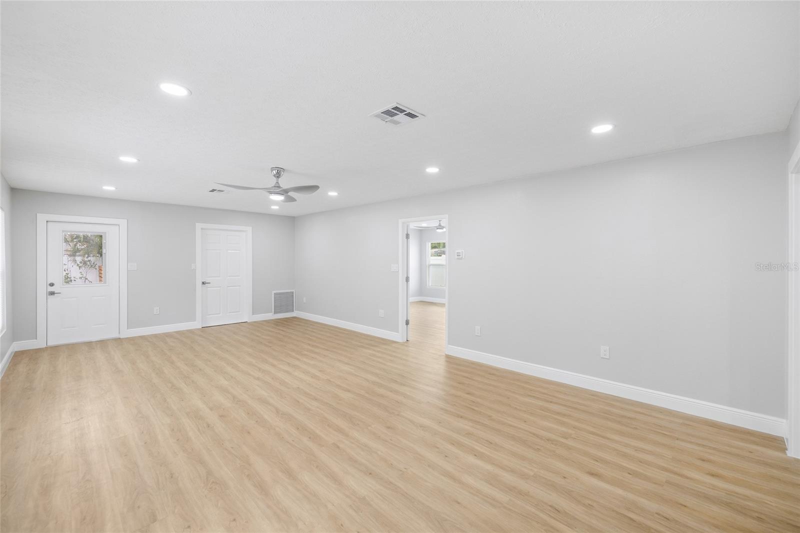 138 DAVISON AVE NE — photo 48
