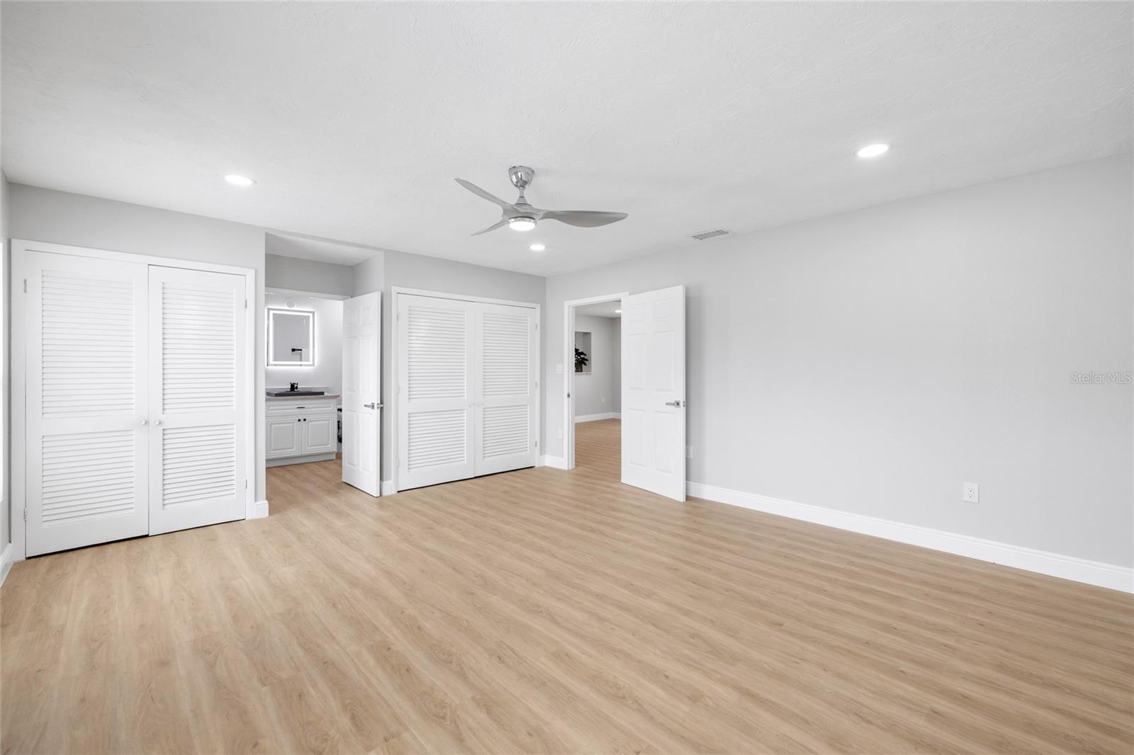 138 DAVISON AVE NE — photo 45