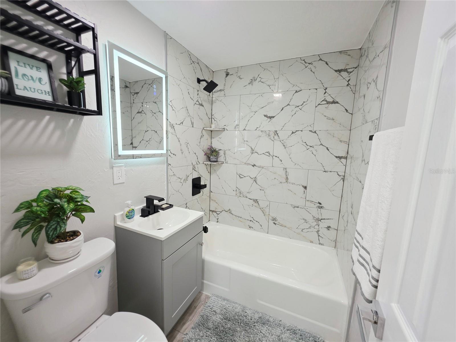 138 DAVISON AVE NE — photo 41