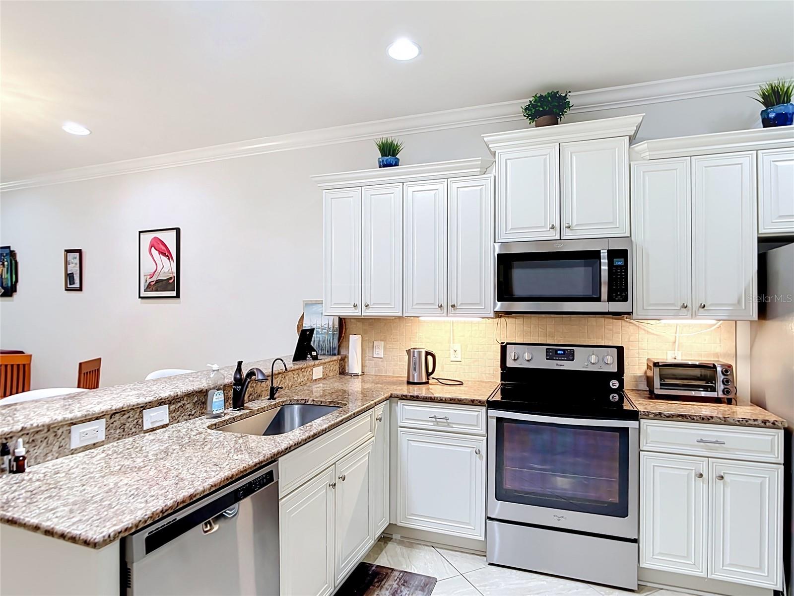 2590 OSWEGO DR — photo 7