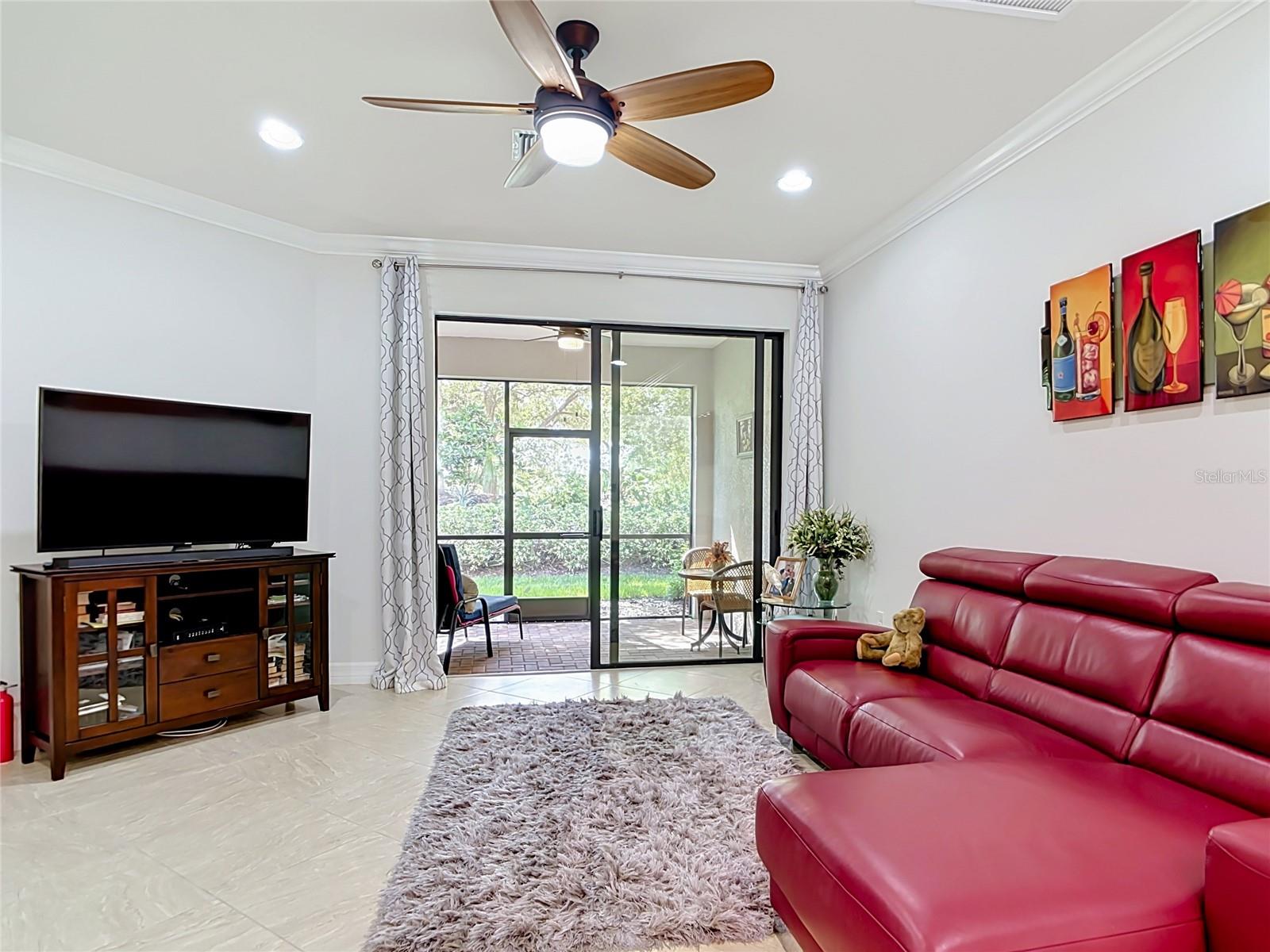 2590 OSWEGO DR — photo 12