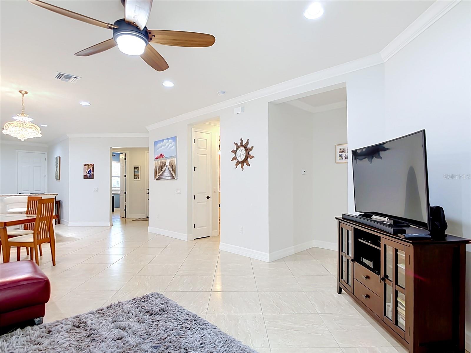 2590 OSWEGO DR — photo 15