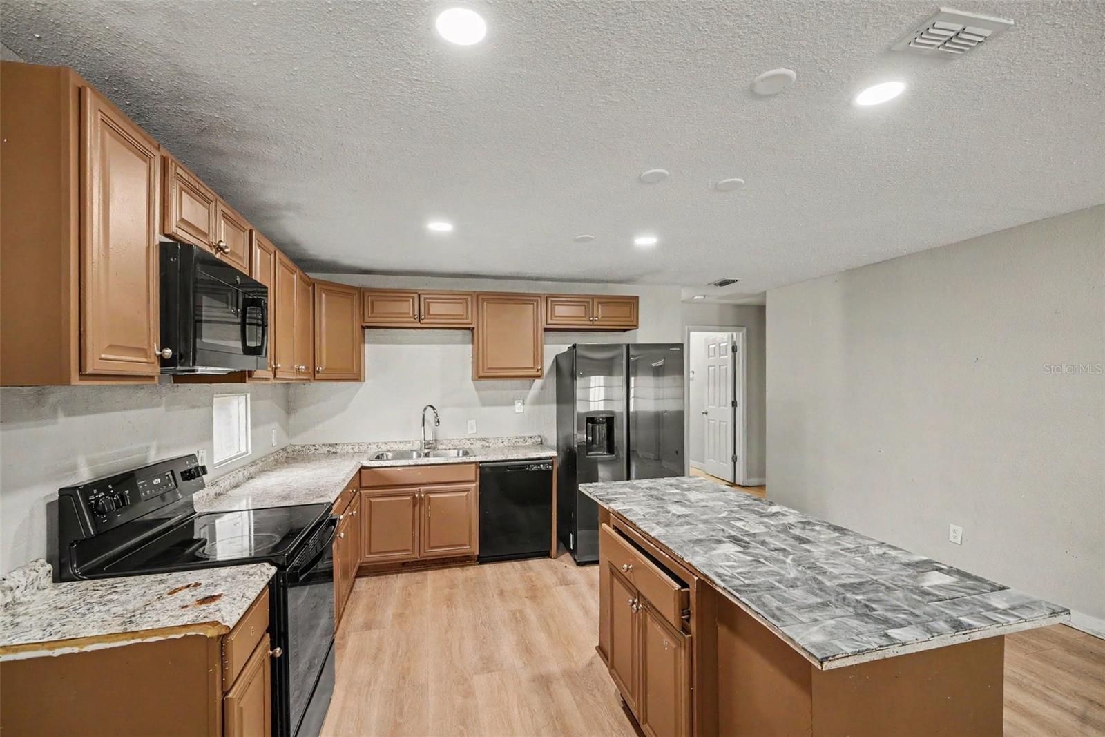 920 E DR MARTIN LUTHER KING JR BLVD — photo 10