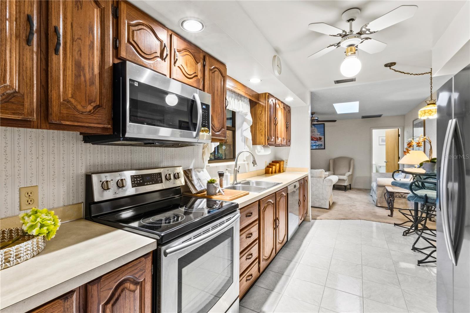 4612 CORAL LAKE DR — photo 9