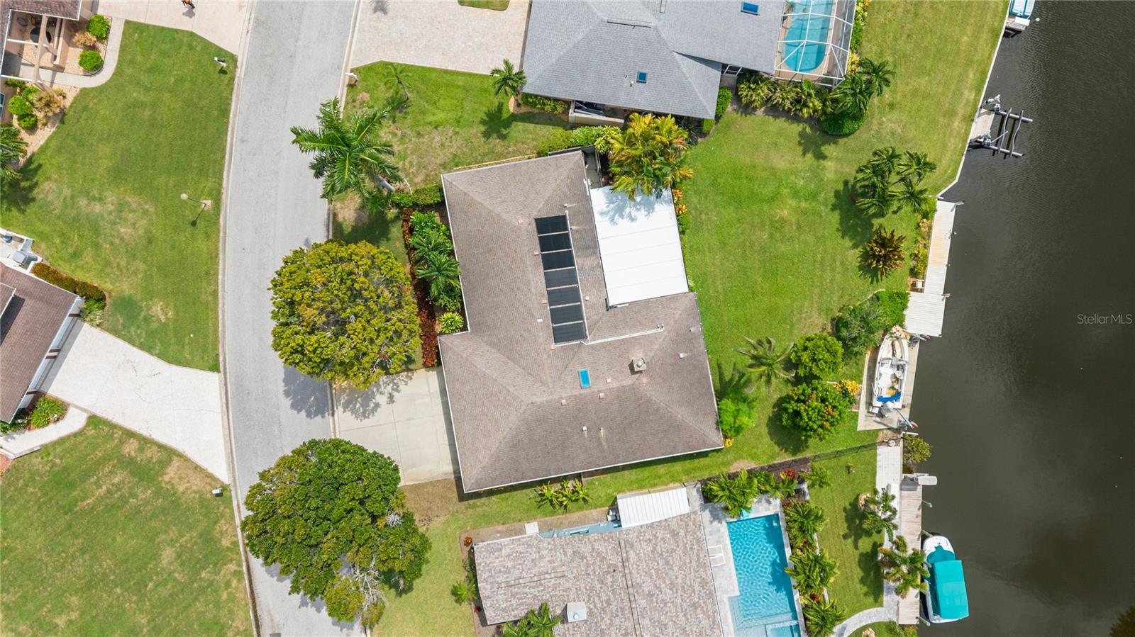 4612 CORAL LAKE DR — photo 33