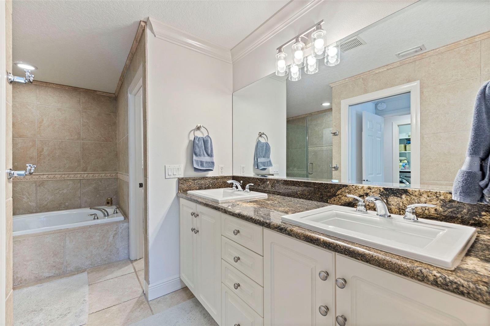 123 VALENCIA CIR — photo 25