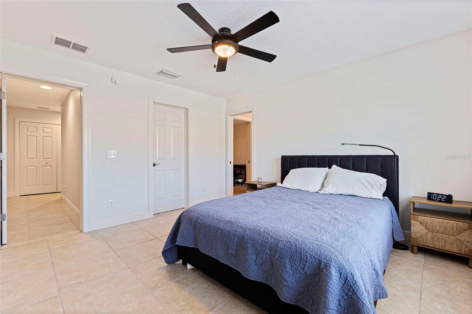 123 VALENCIA CIR — photo 29