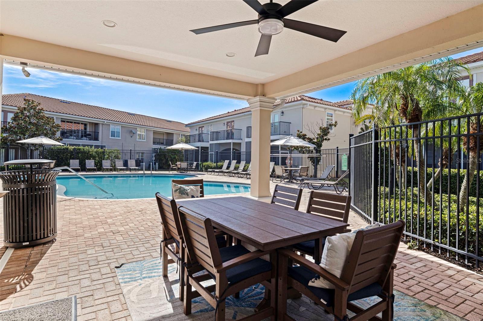123 VALENCIA CIR — photo 36