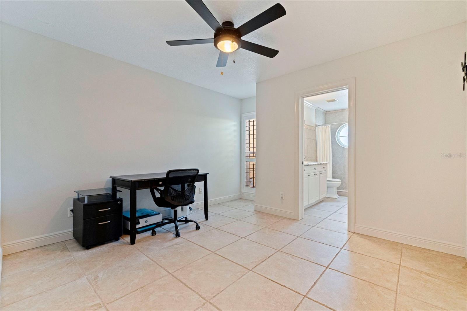 123 VALENCIA CIR — photo 31