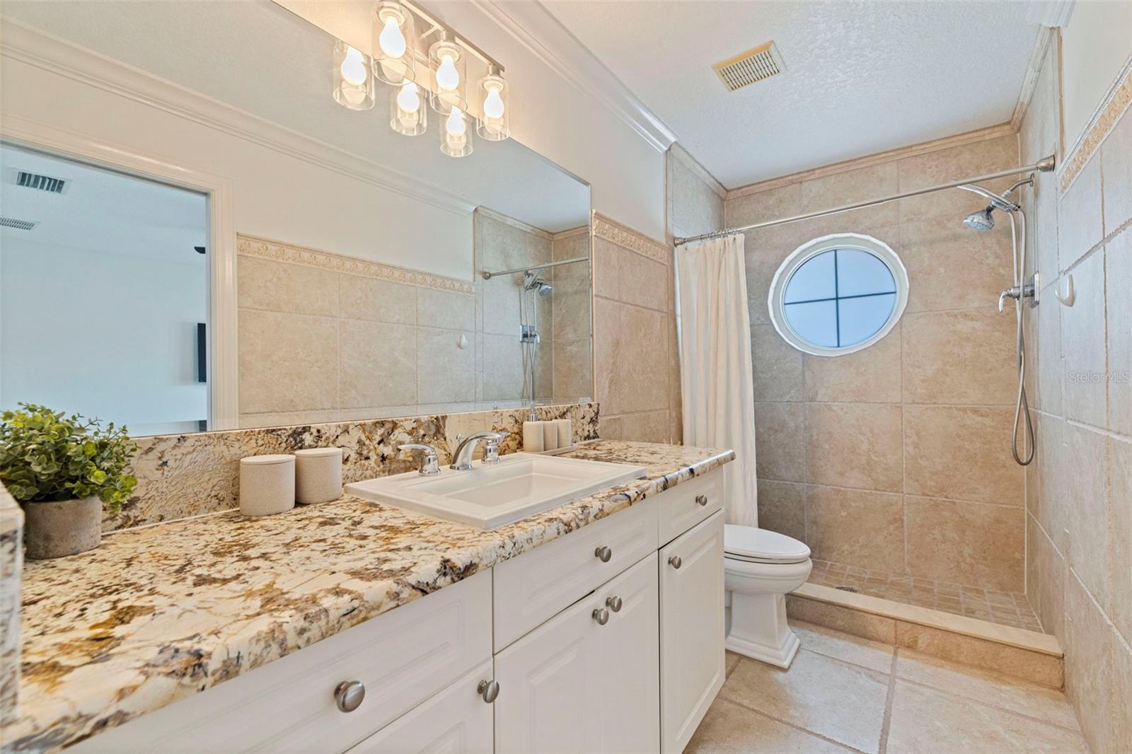 123 VALENCIA CIR — photo 30