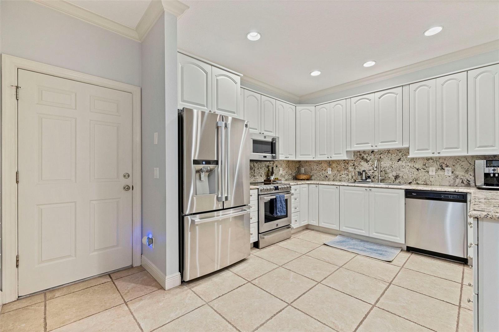 123 VALENCIA CIR — photo 5