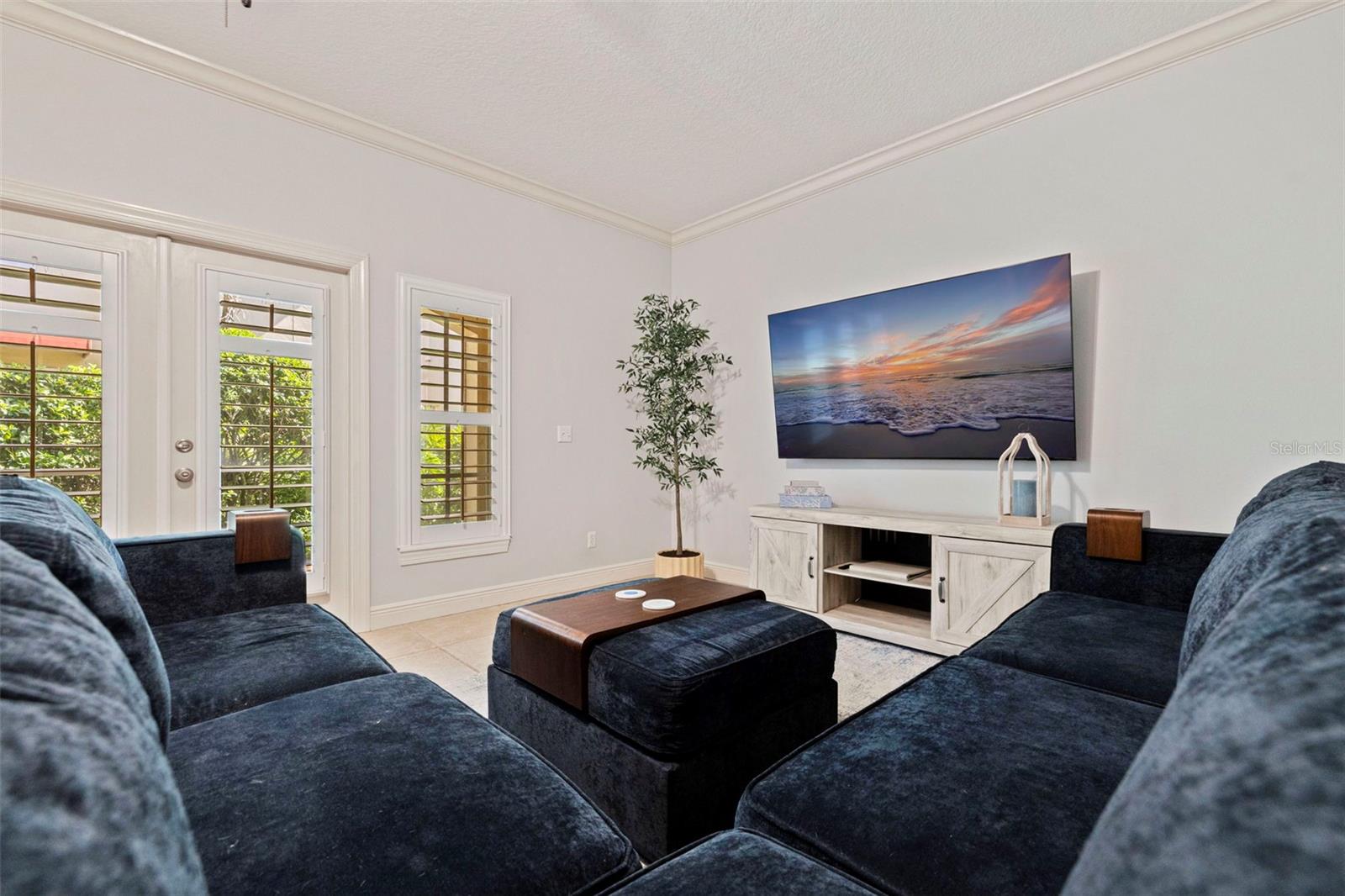 123 VALENCIA CIR — photo 12
