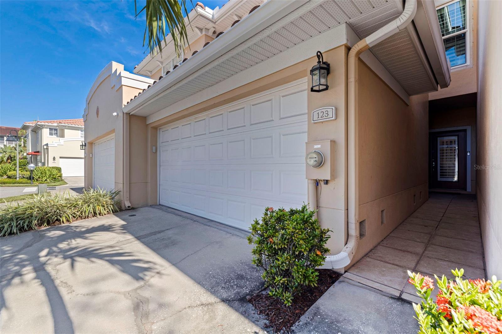 123 VALENCIA CIR — photo 3