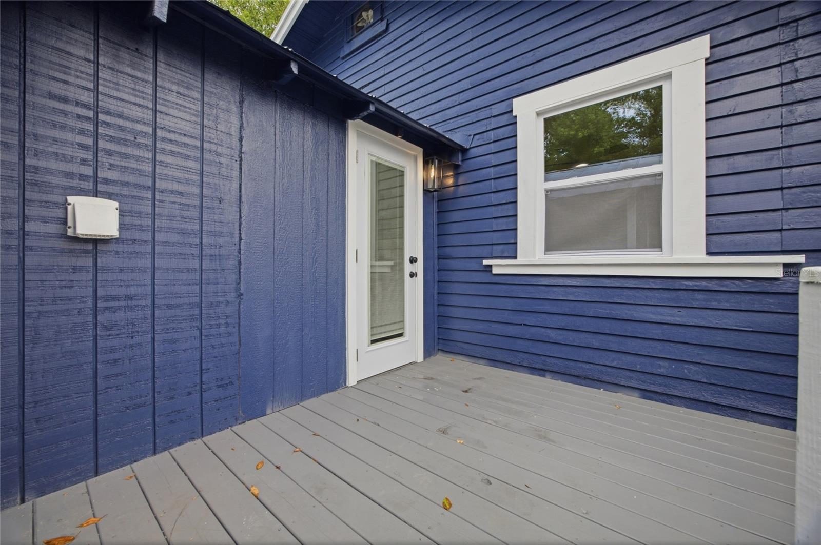 815 E FRIERSON AVE — photo 32