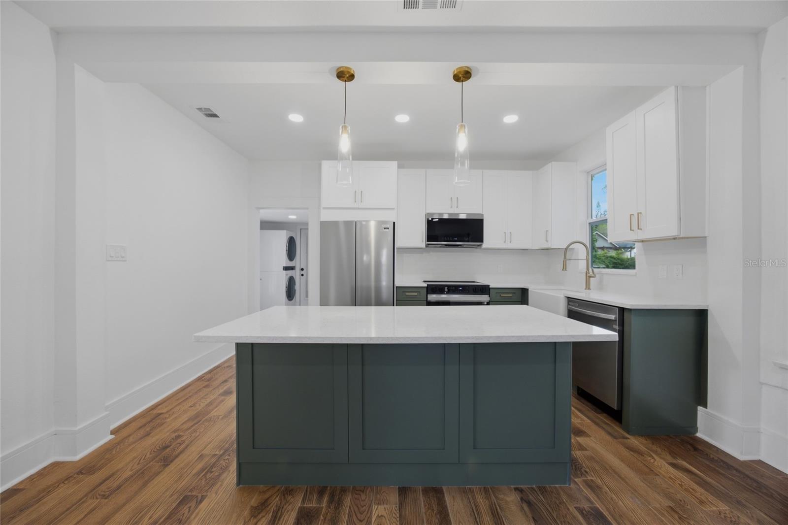 815 E FRIERSON AVE — photo 12