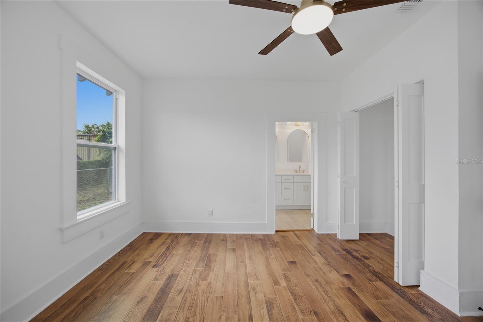 815 E FRIERSON AVE — photo 16