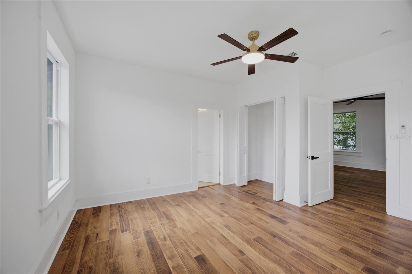 815 E FRIERSON AVE — photo 20