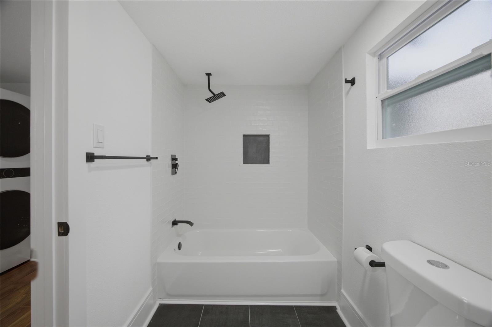 815 E FRIERSON AVE — photo 27