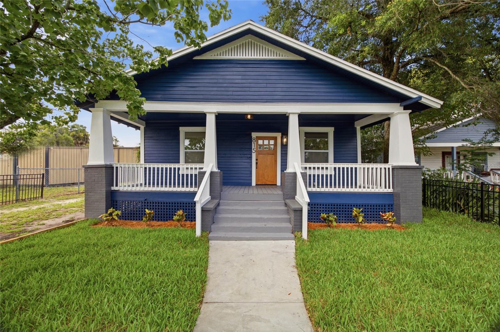 815 E FRIERSON AVE — photo 3