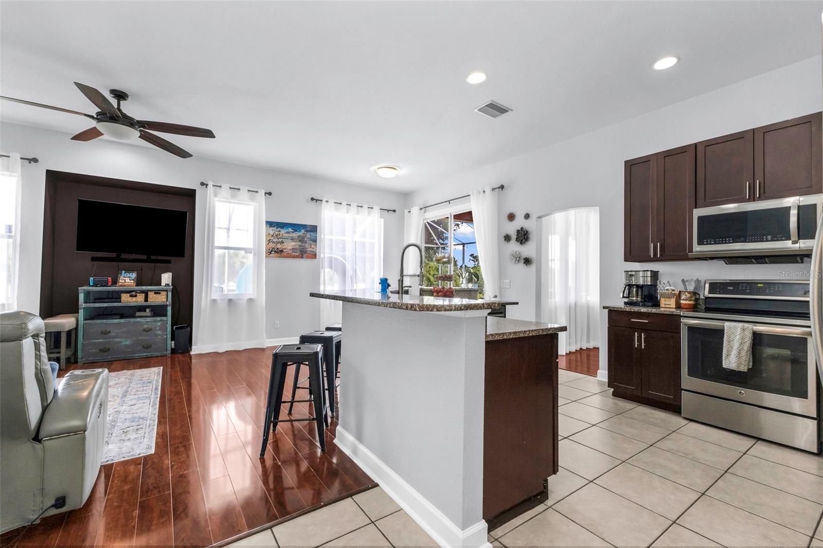 2142 SNOVER AVE — photo 22