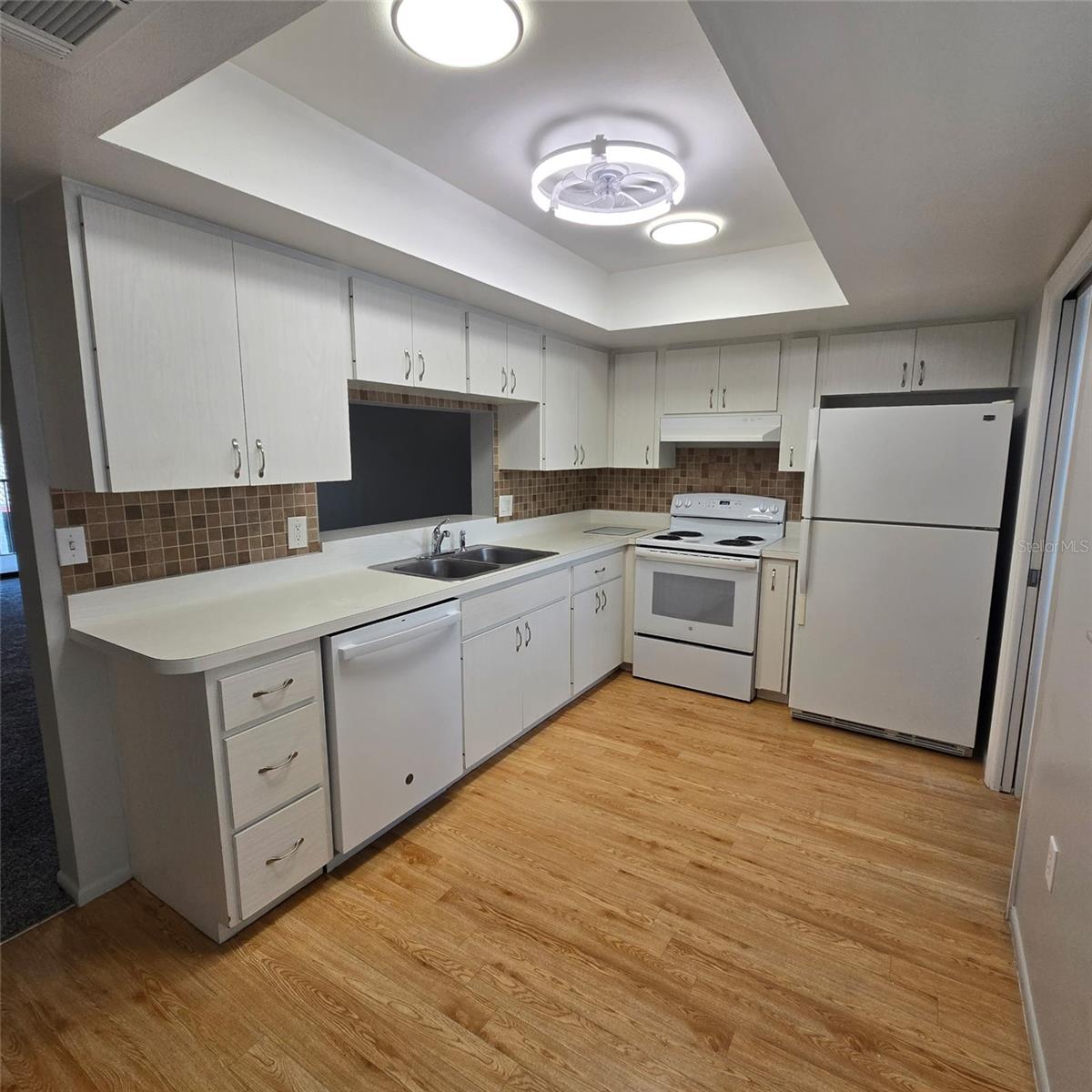 2415 BAYSHORE GARDENS PKWY #7 — photo 8