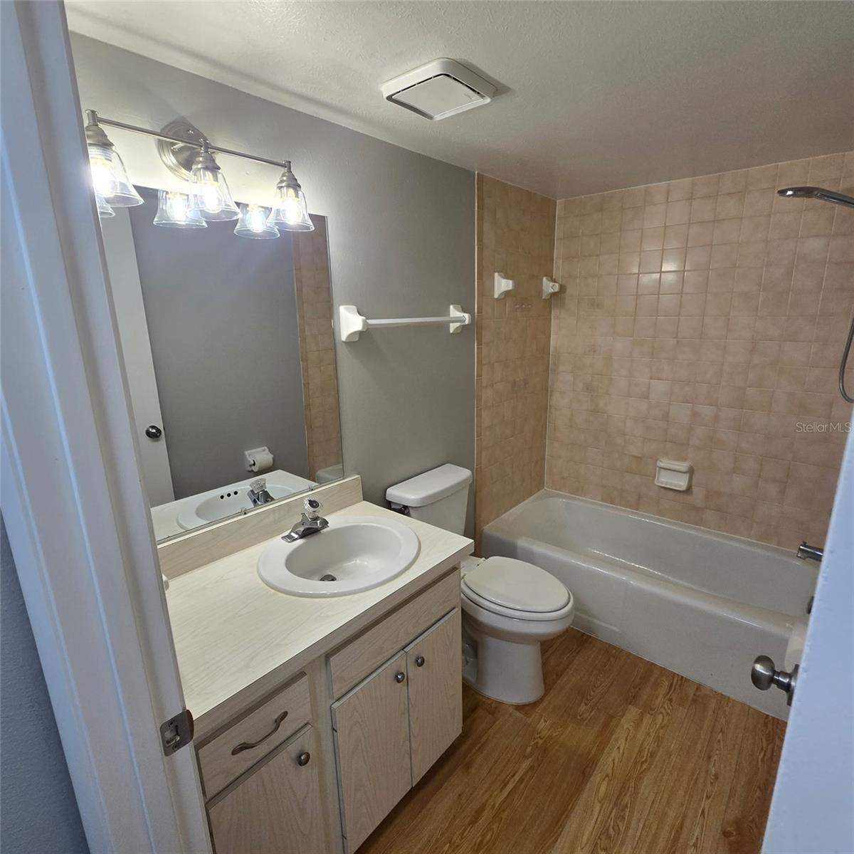 2415 BAYSHORE GARDENS PKWY #7 — photo 22