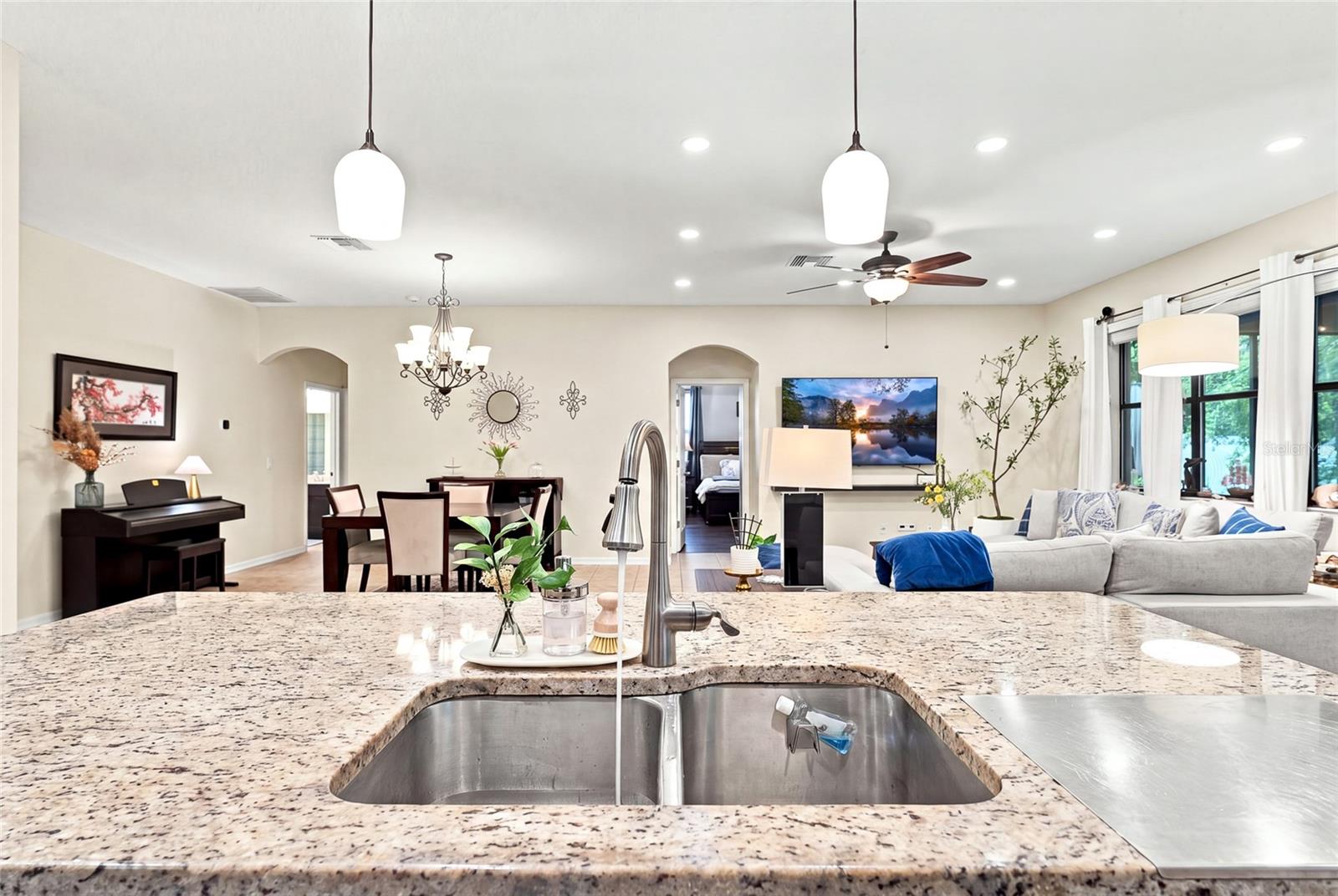 1008 OAKCREST DR — photo 12