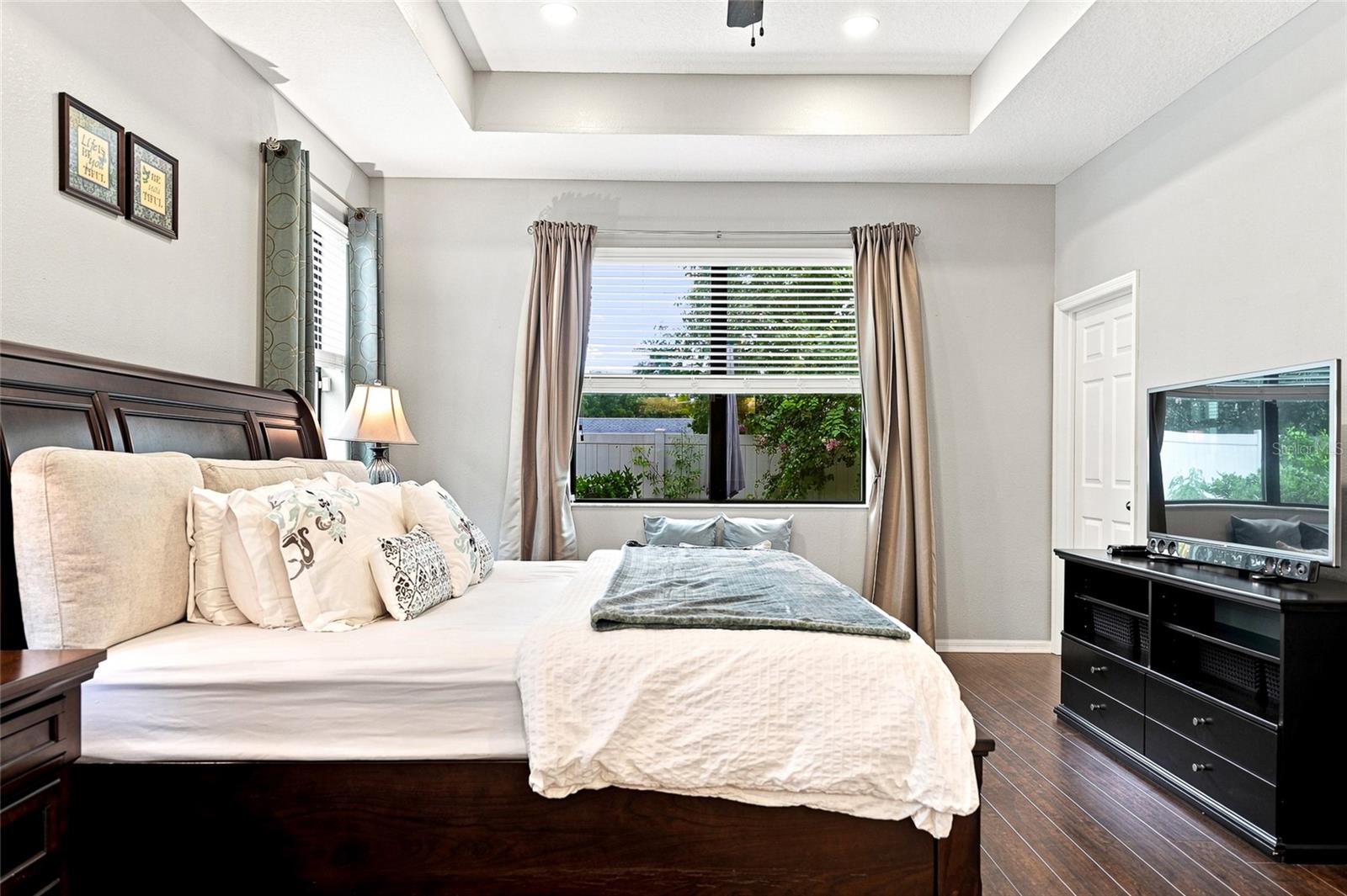1008 OAKCREST DR — photo 17