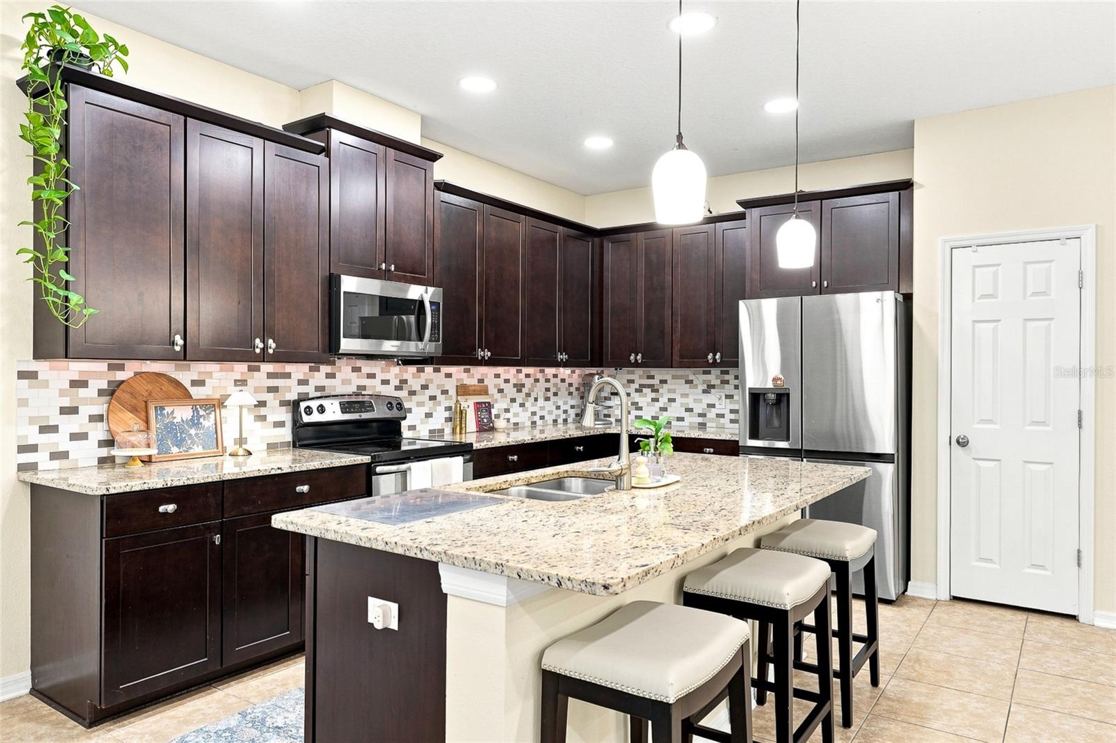 1008 OAKCREST DR — photo 11